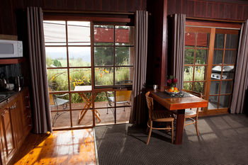 Seclusions Blue Mountains - Tourism Cairns 1