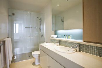 White Shells Luxury Apartments - Tourism Cairns 13