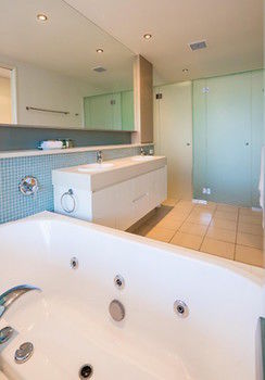 White Shells Luxury Apartments - Tourism Cairns 36