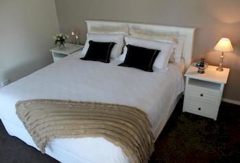 Breeze Bed And Breakfast - Tourism Cairns 9