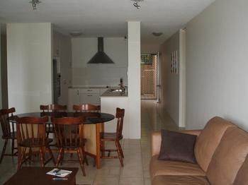 King's Row Holiday Apartments - Tourism Cairns 5