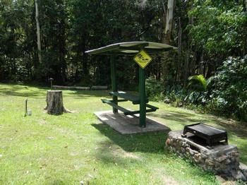 Mapleton Cabins & Caravan Park - Tourism Cairns 0
