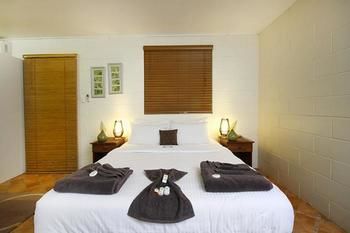 Mapleton Cabins & Caravan Park - Tourism Cairns 13