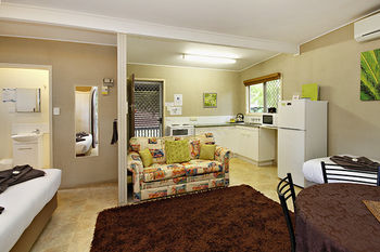 Mapleton Cabins & Caravan Park - Tourism Cairns 22