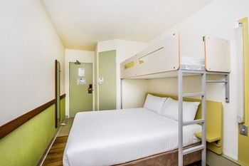 Ibis Budget Newcastle - Tourism Cairns 18