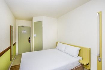Ibis Budget Newcastle - Tourism Cairns 19