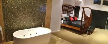 Deja Vu Estate - Tourism Cairns 13