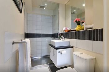 Anchor On Collins - Tourism Cairns 4