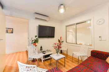 Anchor On Collins - Tourism Cairns 24