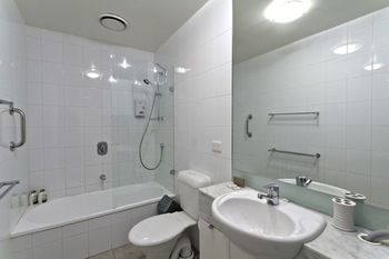 Bayviews Apartment - Tourism Cairns 2