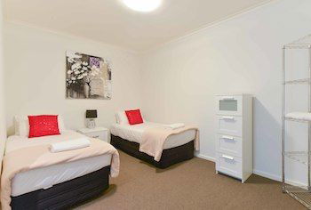 Cityviews 3 Bedroom - Tourism Cairns 2