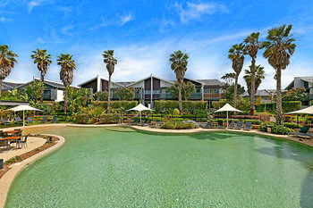 Magenta Studio Room - Tourism Cairns 1