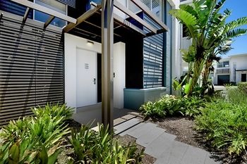 Magenta Studio Room - Tourism Cairns 3
