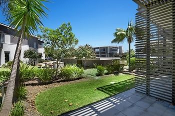 Magenta Studio Room - Tourism Cairns 8