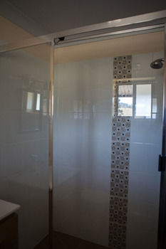 The Wattle Lodge - Tourism Cairns 0