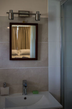 The Wattle Lodge - Tourism Cairns 1