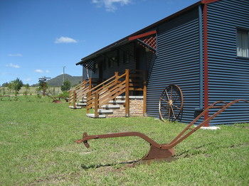 The Wattle Lodge - Tourism Cairns 5