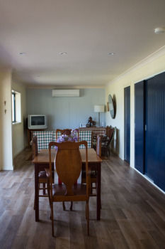 The Wattle Lodge - Tourism Cairns 13