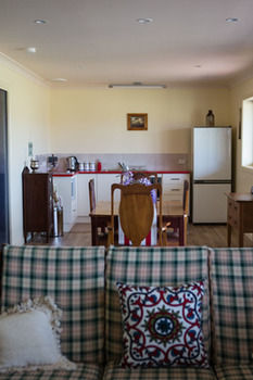 The Wattle Lodge - Tourism Cairns 16