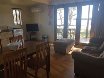 Bentley Waterfront Motel & Cottages - Tourism Cairns 75