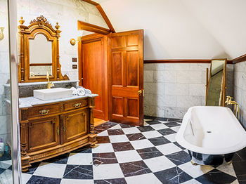 The Regents Park - Tourism Cairns 0