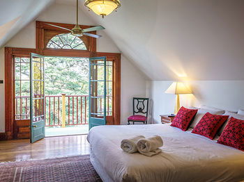 The Regents Park - Tourism Cairns 13