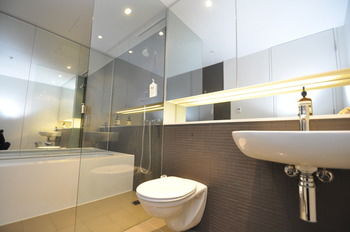 Camperdown 908 St Furnished Apartment - Tourism Cairns 5