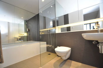 Camperdown 908 St Furnished Apartment - Tourism Cairns 7