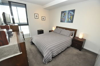 Camperdown 908 St Furnished Apartment - Tourism Cairns 12