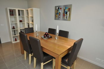 Camperdown 908 St Furnished Apartment - Tourism Cairns 16