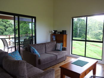 Bellthorpe Stays - Tourism Cairns 5