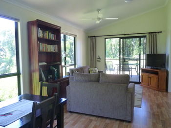 Bellthorpe Stays - Tourism Cairns 15