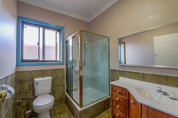 CBD Accommodation Tamworth - Tourism Cairns 1