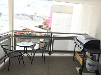 Harbour Town Apartment - Tourism Cairns 0