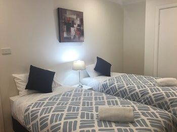 Ivy Units Glen Waverley - Tourism Cairns 3