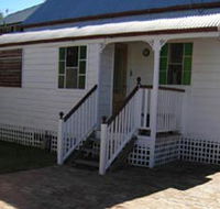 A Pine Cottage - Tourism Cairns