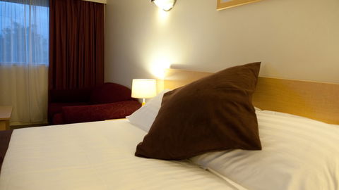 BEST WESTERN Balmoral Motor Inn - Tourism Cairns 1