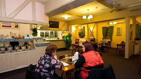 BEST WESTERN Balmoral Motor Inn - Tourism Cairns 3