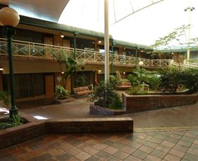 Mayfair Plaza Motel - Tourism Cairns 0