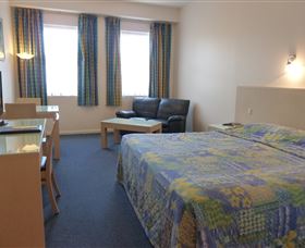 Mayfair Plaza Motel - Tourism Cairns 2