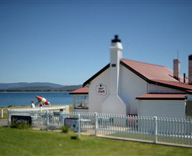 Low Head Pilot Station Accommodation - Tourism Cairns 3
