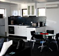 Rosie's Cottage and Town House - Tourism Cairns