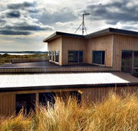 King Island Breaks - Porky's Beach House - Tourism Cairns