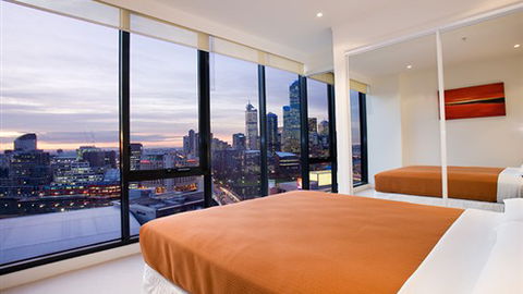 Melbourne Short Stay Apartments - On Whiteman - Tourism Cairns 1