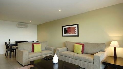 Dolphin Apartments - Tourism Cairns 0
