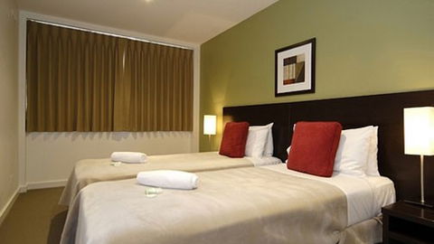 Dolphin Apartments - Tourism Cairns 1
