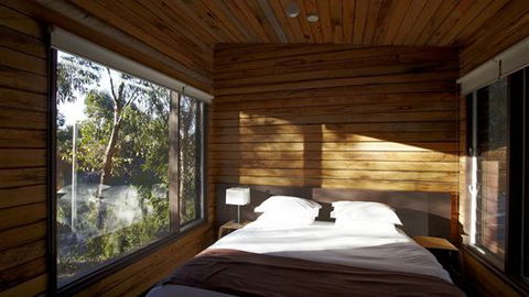 DULC Holiday Cabins - Tourism Cairns 5