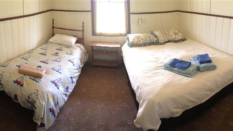 Twin Palms Cottage - Tourism Cairns 0