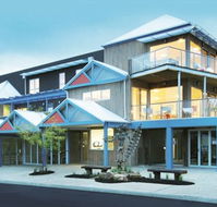 The Island Accommodation - Phillip Island YHA - Tourism Cairns