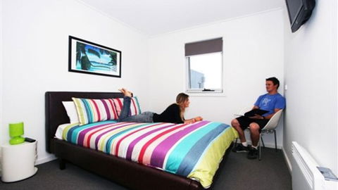 The Island Accommodation - Phillip Island YHA - Tourism Cairns 3